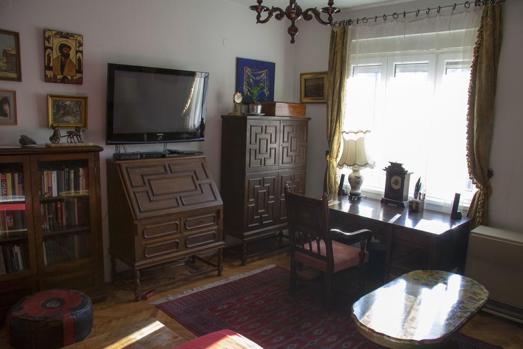 99 Muses Apartments Dordegol Ngoại thất bức ảnh
