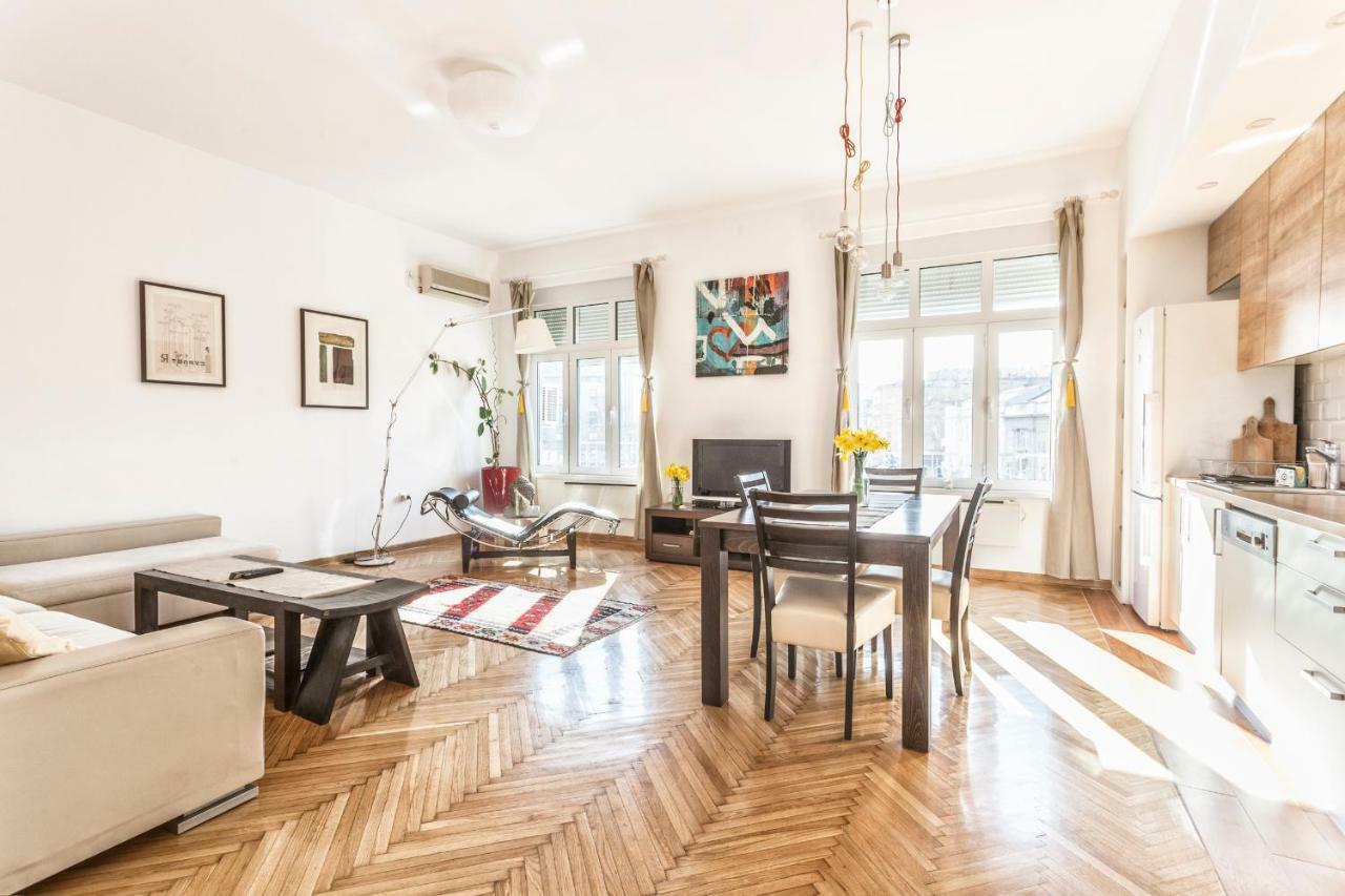 99 Muses Apartments Dordegol Ngoại thất bức ảnh