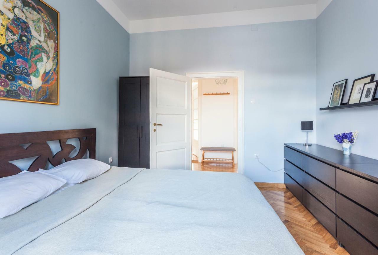 99 Muses Apartments Dordegol Ngoại thất bức ảnh