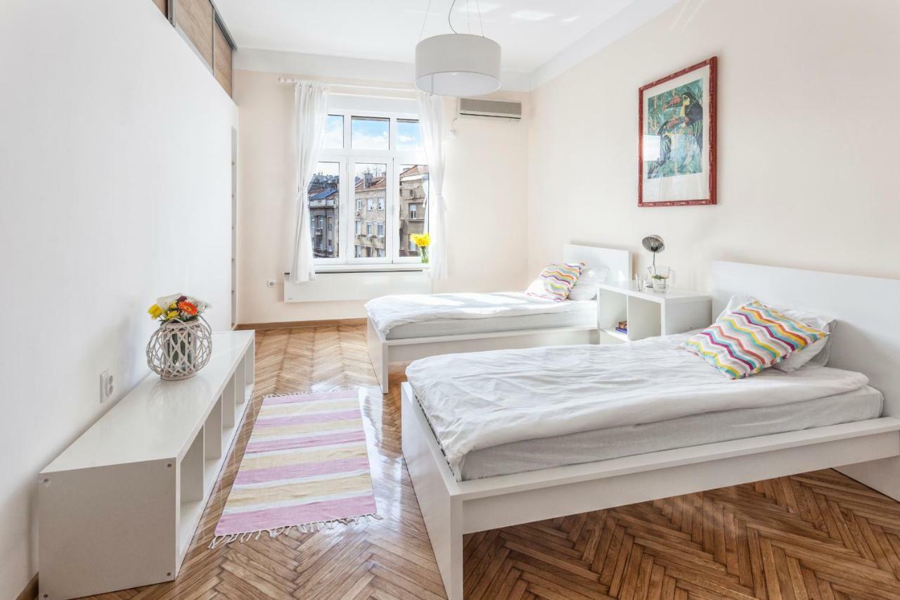 99 Muses Apartments Dordegol Ngoại thất bức ảnh