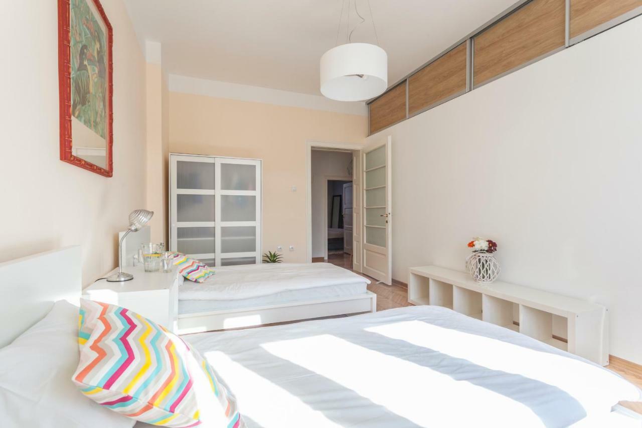 99 Muses Apartments Dordegol Ngoại thất bức ảnh