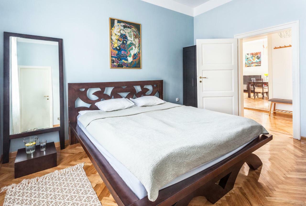 99 Muses Apartments Dordegol Ngoại thất bức ảnh